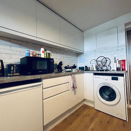 Private 2 Bed Guest House - Van Parking, M25 & A1 Connections Potters Bar Esterno foto