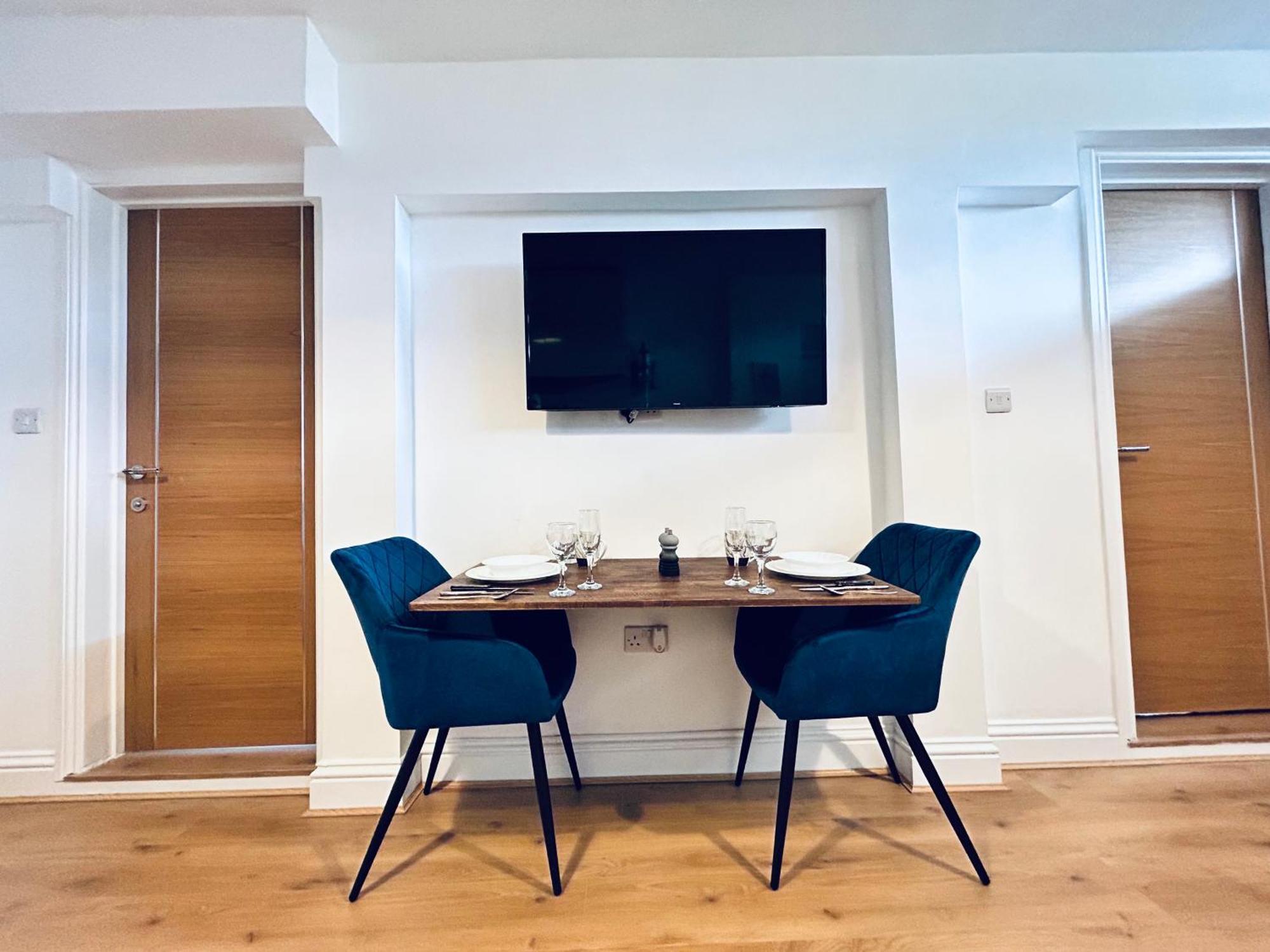 Private 2 Bed Guest House - Van Parking, M25 & A1 Connections Potters Bar Esterno foto