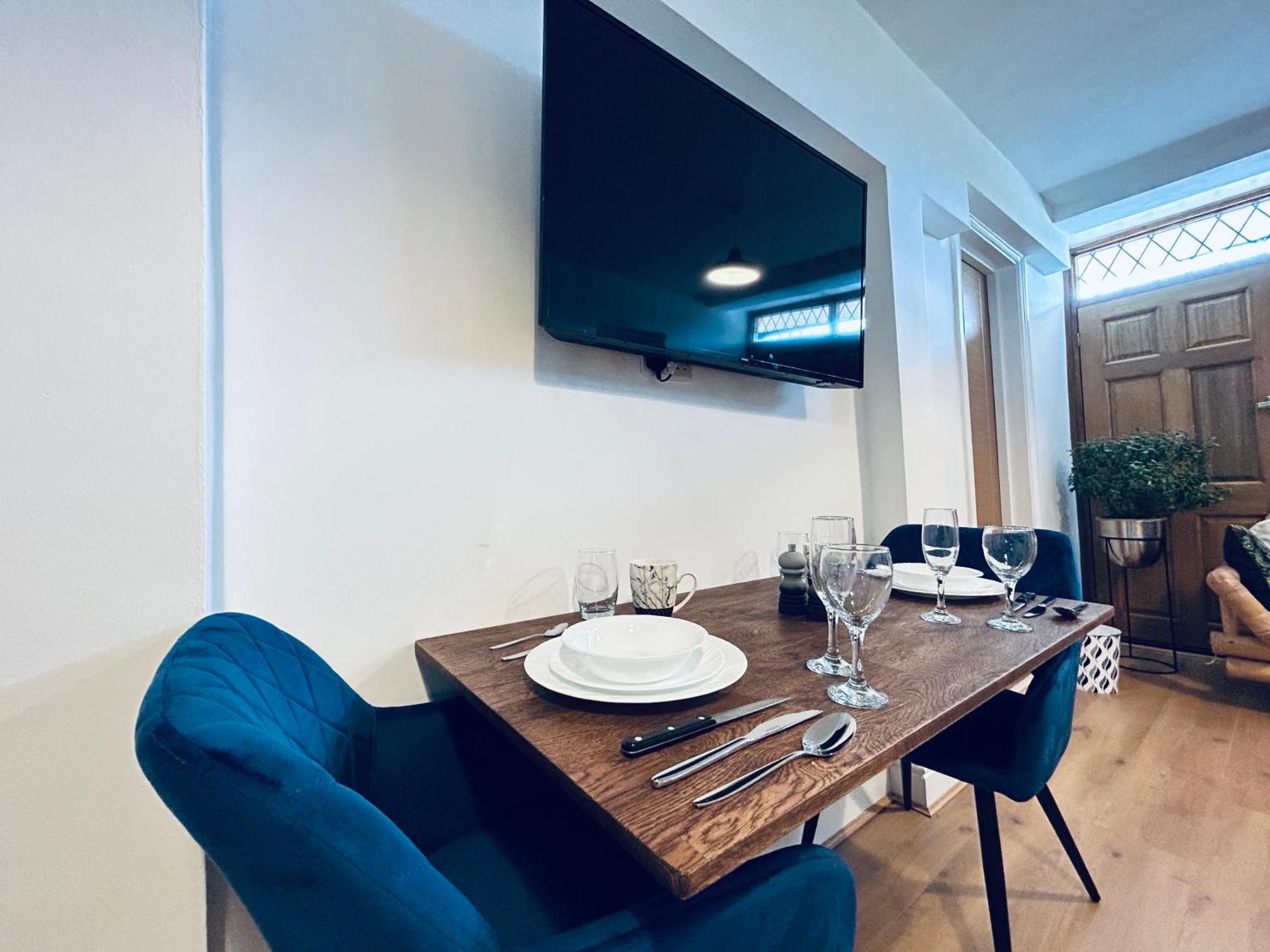 Private 2 Bed Guest House - Van Parking, M25 & A1 Connections Potters Bar Esterno foto