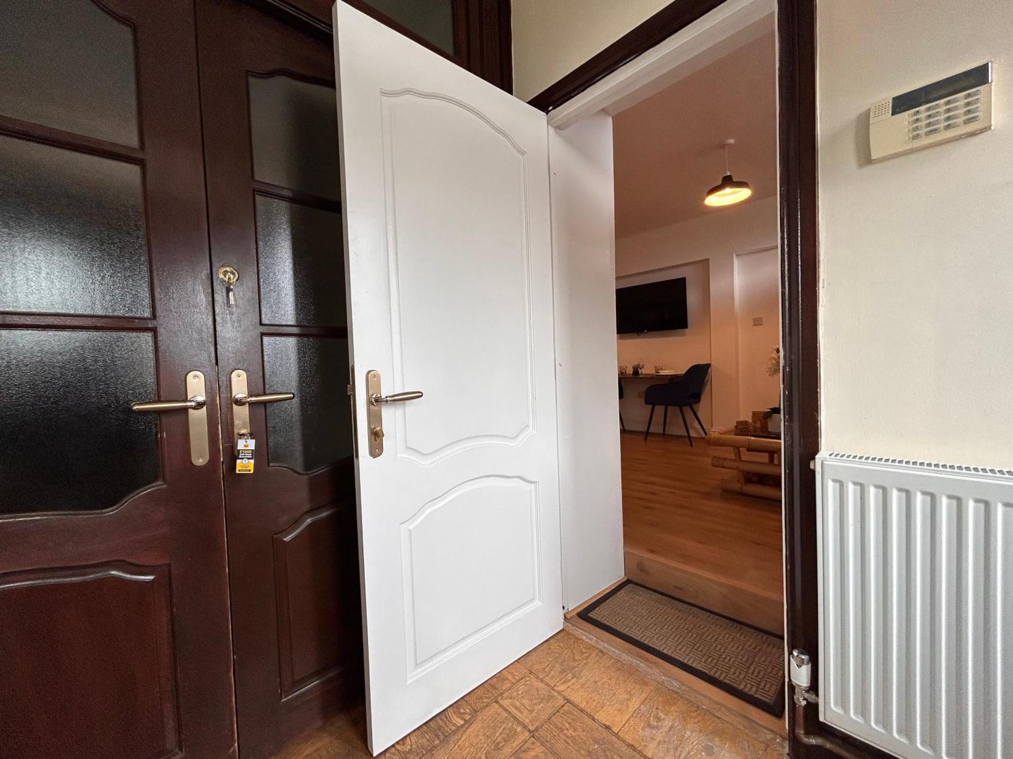 Private 2 Bed Guest House - Van Parking, M25 & A1 Connections Potters Bar Esterno foto