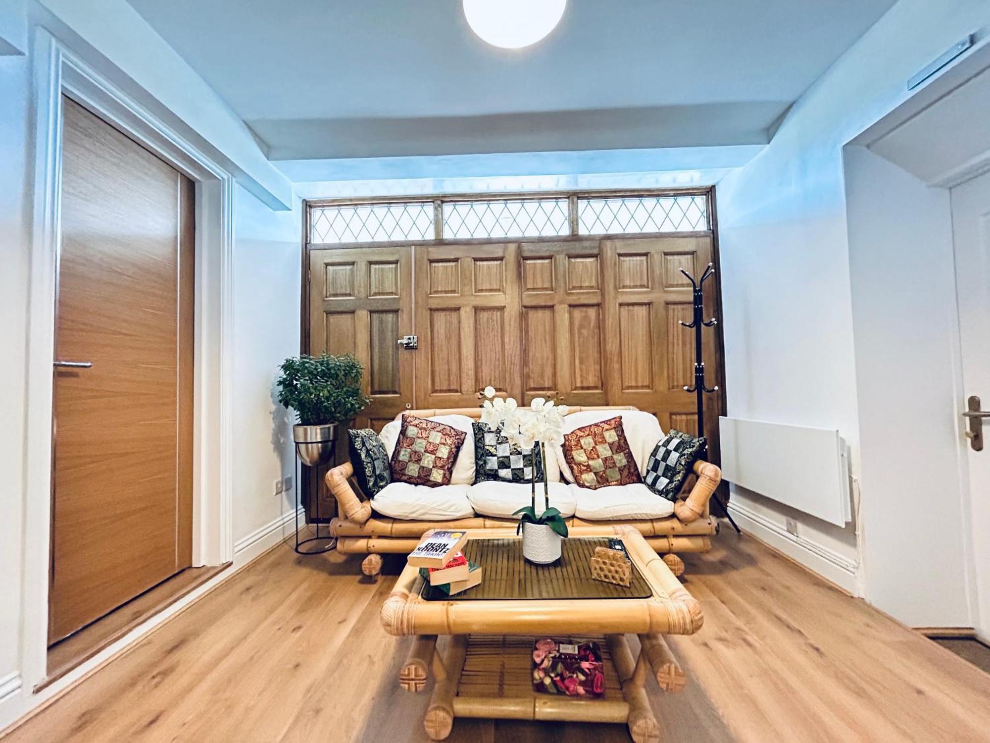 Private 2 Bed Guest House - Van Parking, M25 & A1 Connections Potters Bar Esterno foto