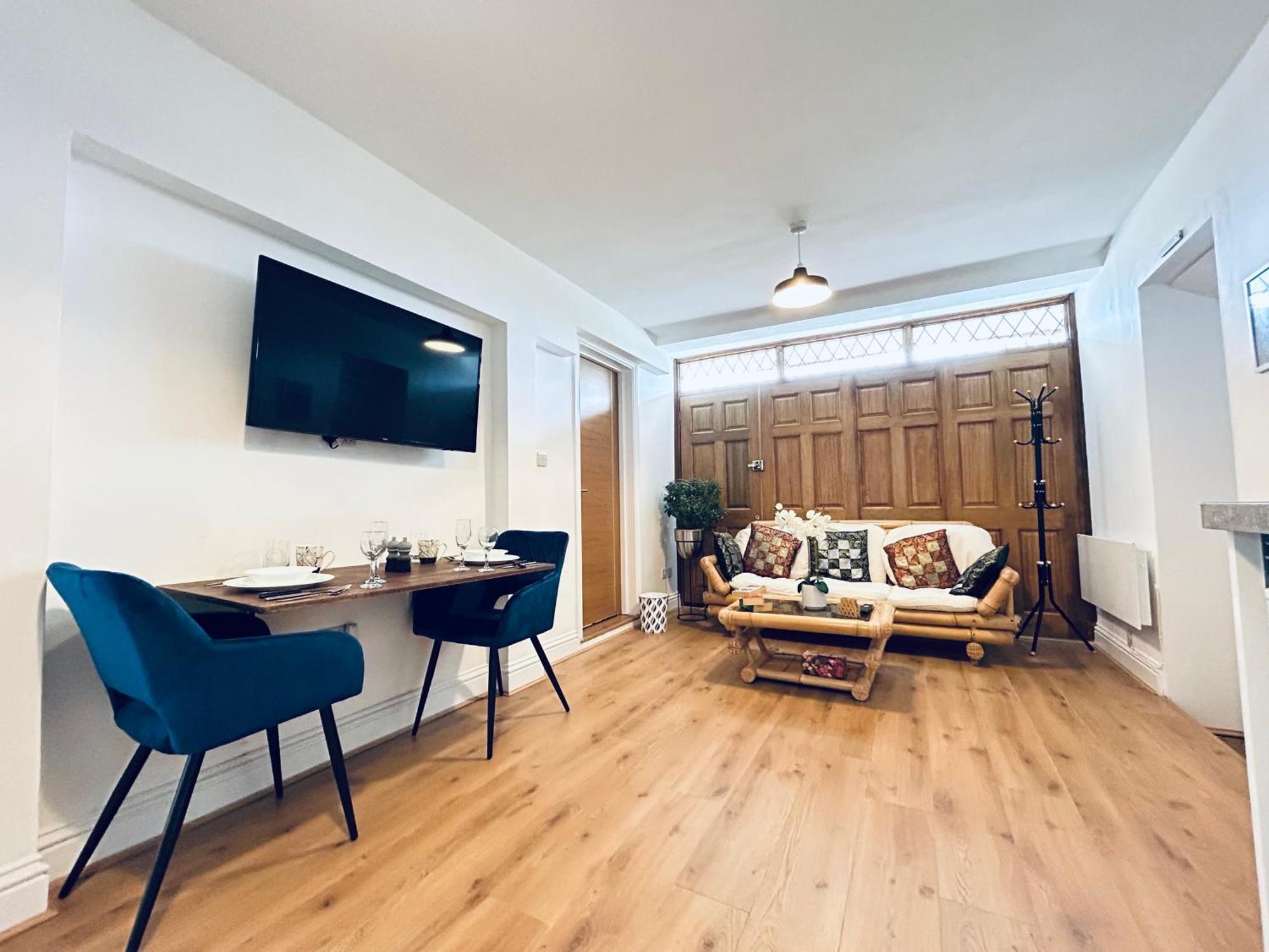 Private 2 Bed Guest House - Van Parking, M25 & A1 Connections Potters Bar Esterno foto