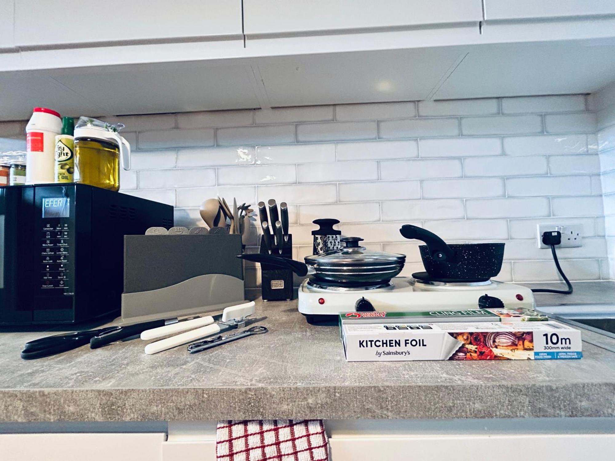 Private 2 Bed Guest House - Van Parking, M25 & A1 Connections Potters Bar Esterno foto